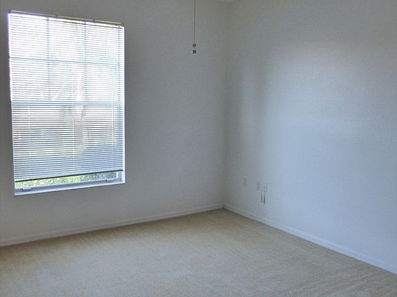 5th image of 5530 Metrowest Blvd APT 111