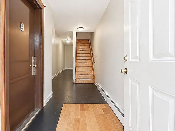 2nd image of 15215 88th Ave