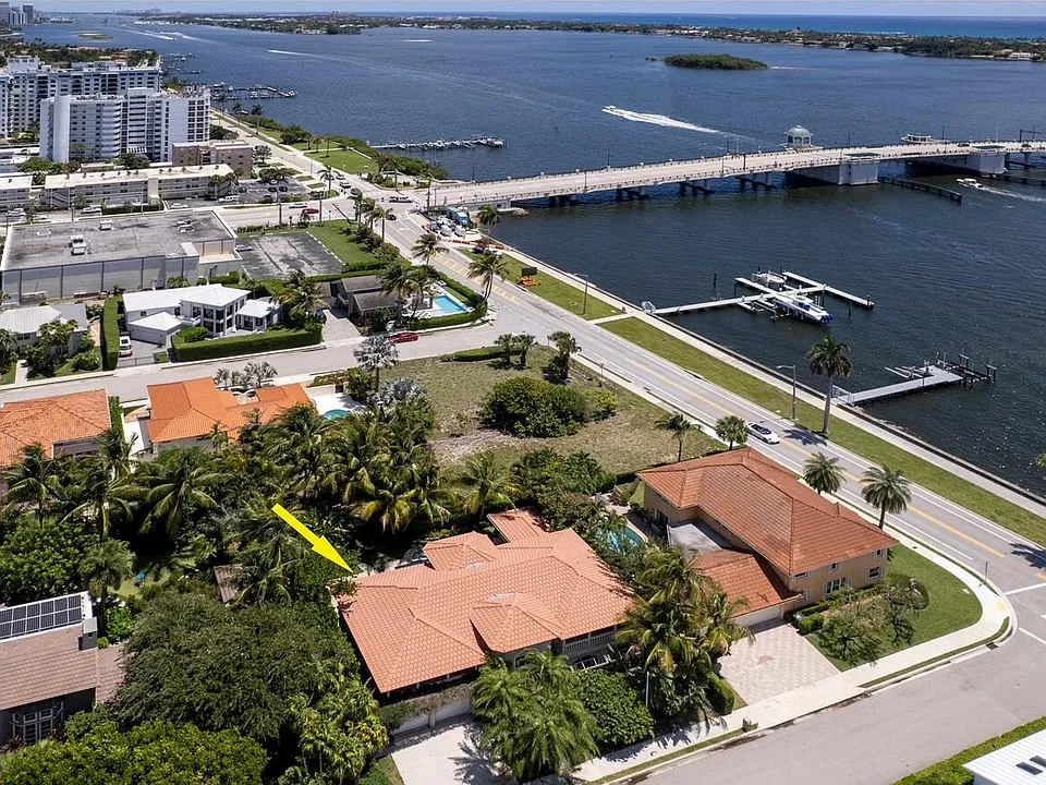 107 Flagler Promenade S