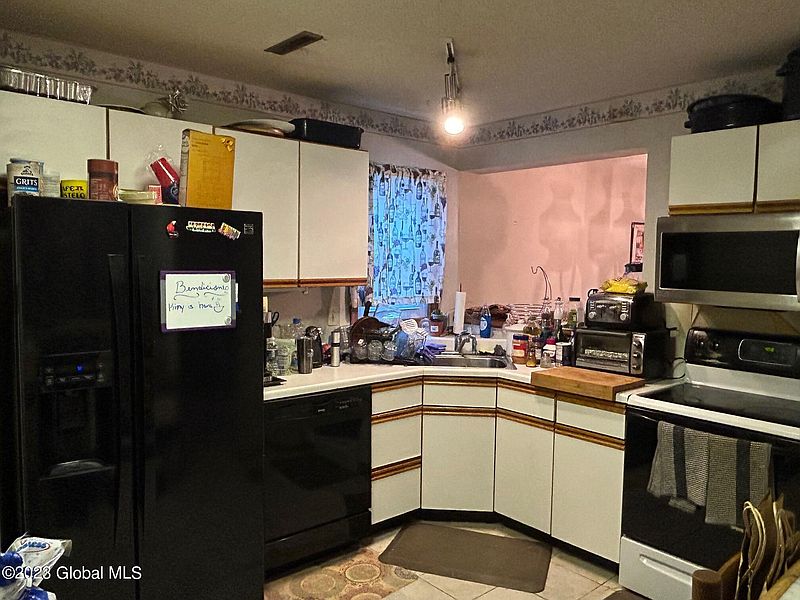 3rd image of 75 Stoney Creek Drive