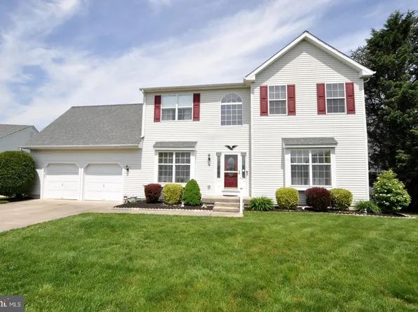 14 Roslyn Dr, Delran, NJ 08075