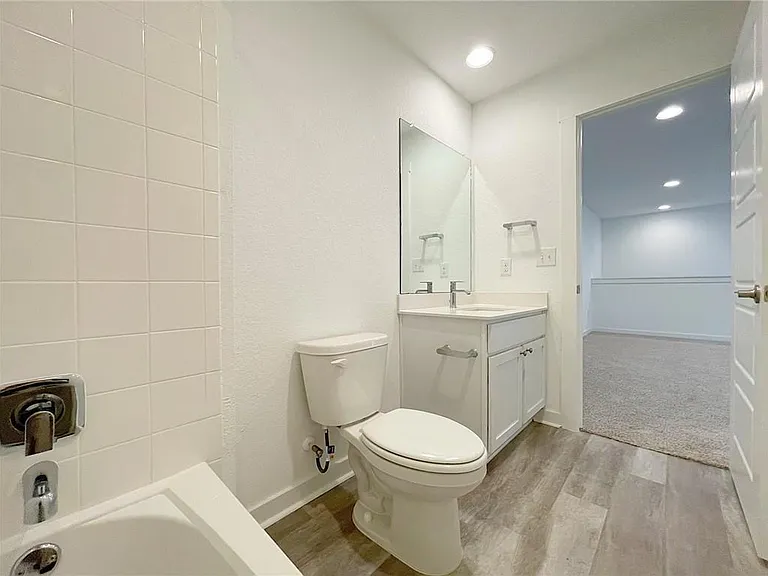 2316 Clemence Ln — Photo 27