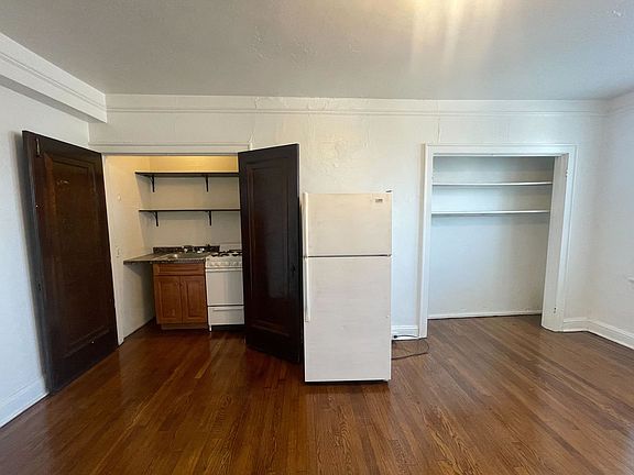 5th image of 3651 S Grand Blvd #206