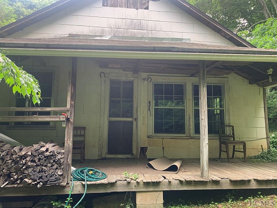 2nd image of 82 Upper Buttermilk Rd
