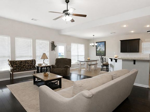 3rd image of 284 Carriage Way