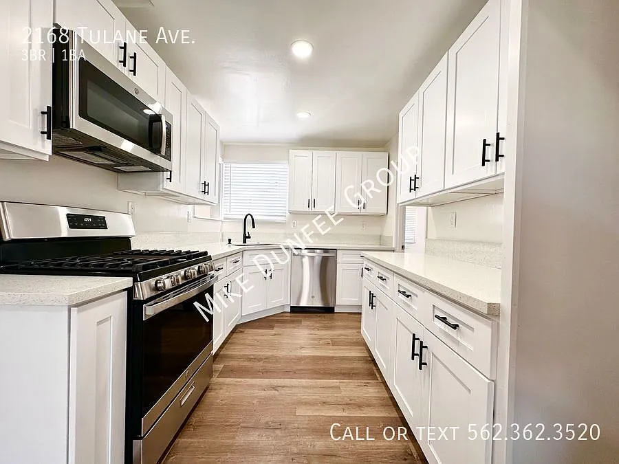 Los Altos Charming 3 Bedroom Home - Unit Available To View After 7/6/26 — Photo 4