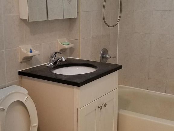 3rd image of 18 Bay 14 St