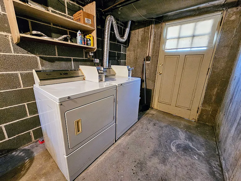 24 Surrey Rd #4 — Photo 9