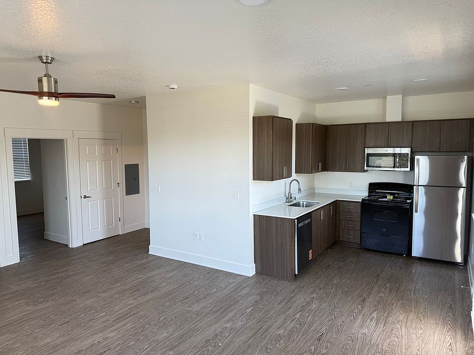 1st image of 13609 NE 28th St #6