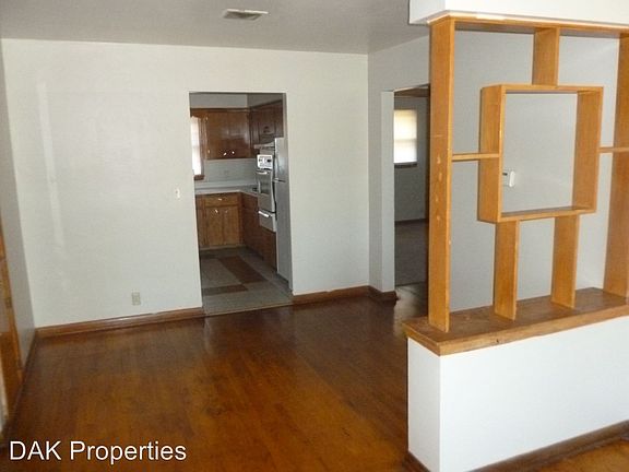 5th image of 7421 N Teutonia Ave APT 4