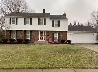 91 Exeter Rd, Williamsville, NY 14221