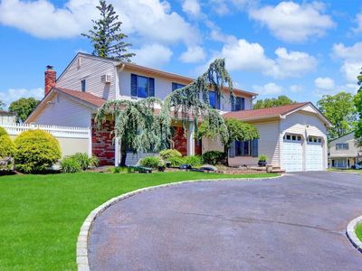 36 Beaumont Lane, Lake Grove, NY, 11755