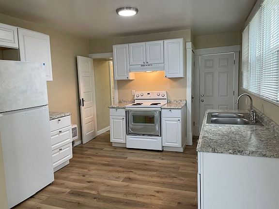 4th image of 1351 McCoy Ave NE #2