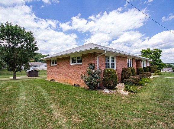 5th image of 225 Ivanhoe Road