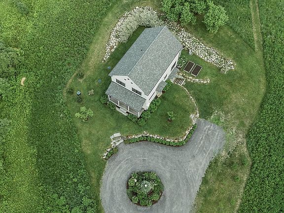 2nd image of 2035 Mountain Road