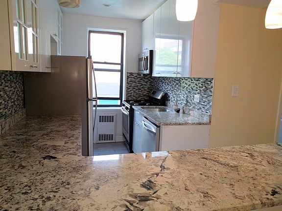 3rd image of 411 E 18th St #3N