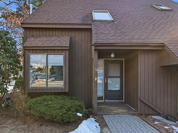 3rd image of 33 Valencia Drive