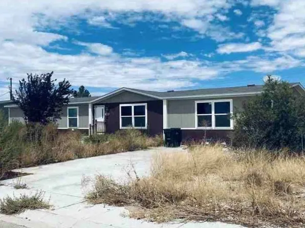 916 Butternut St, Carlsbad, NM 88220