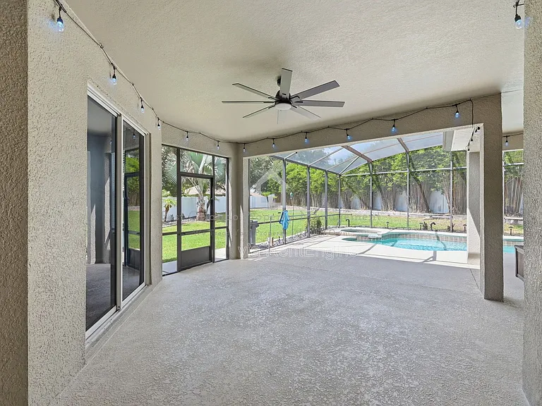 15601 Grays Harbor Way — Photo 45