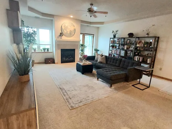 3710 N Oakland AVENUE #402, Shorewood, WI 53211
