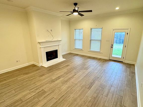 2nd image of 402 Coppice Pl