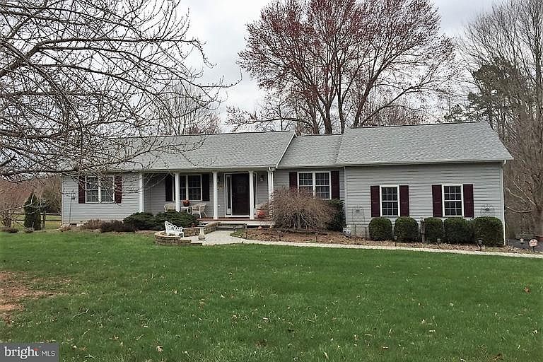 1st image of 842 Oak Grove Dr