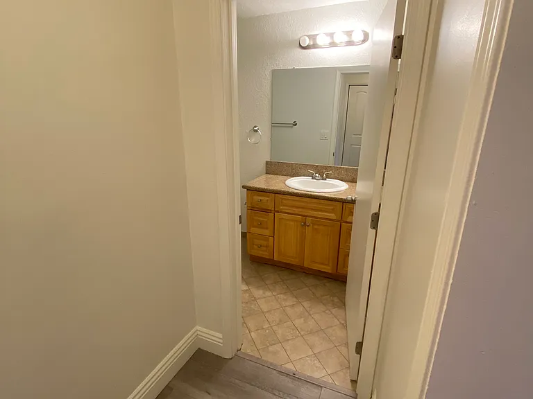 15139 Erwin St #3 — Photo 2