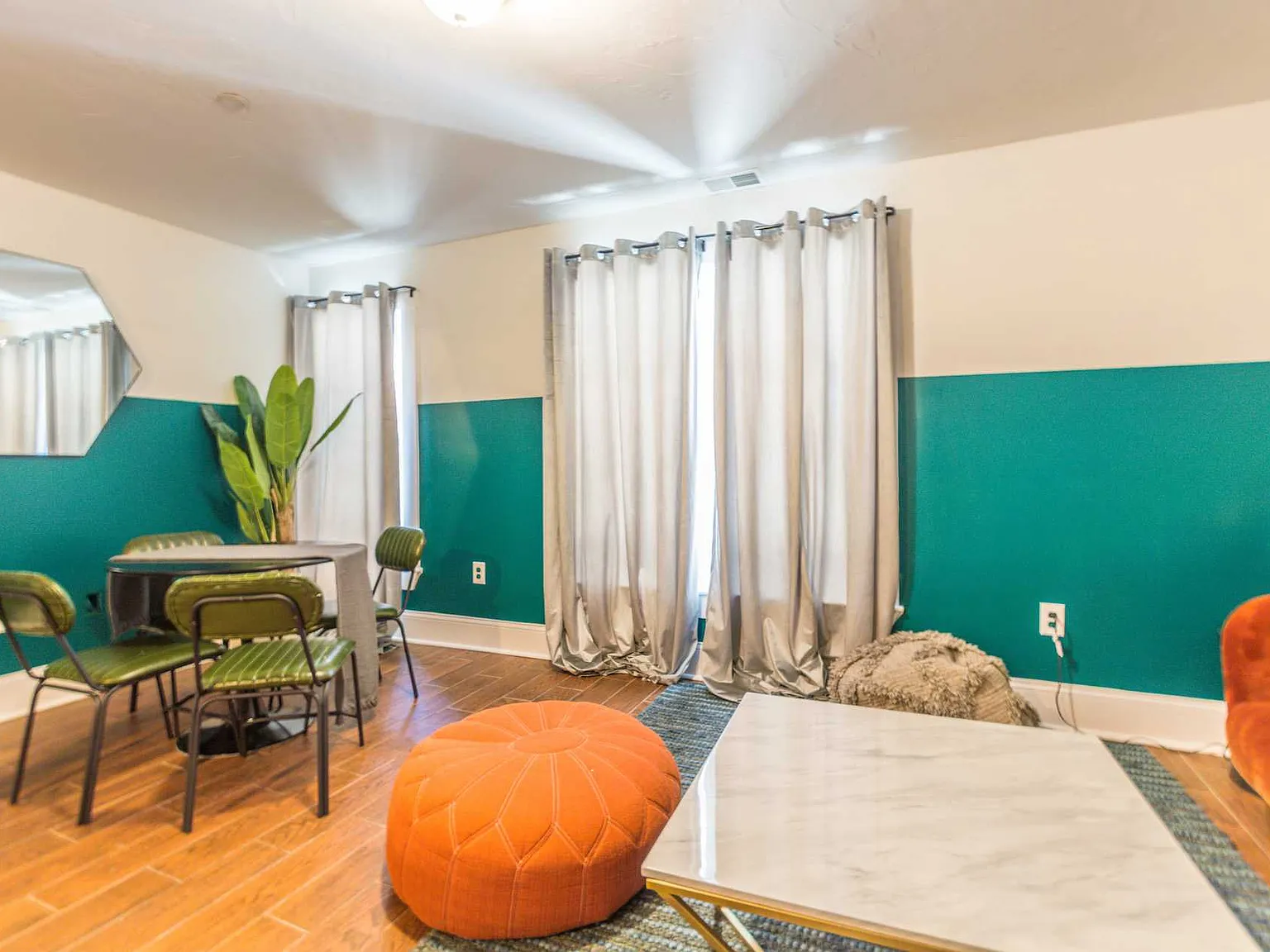 4 bed, $5,600 — Photo 2