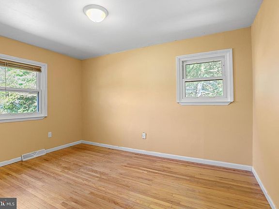 5th image of 200 Rugby St