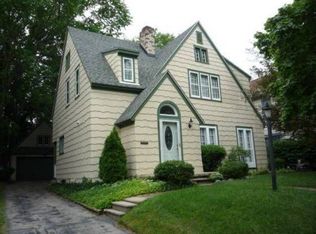 435 W Iroquois Rd, Pontiac, MI 48341