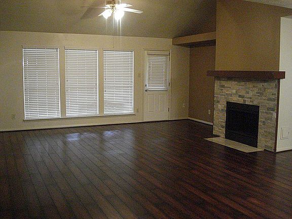2nd image of 806 N Willow Dr