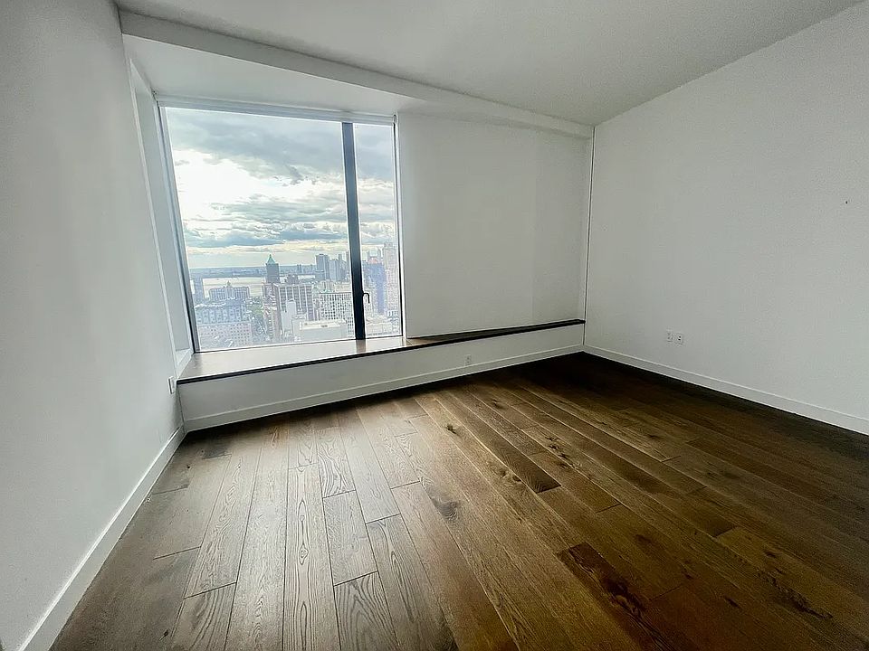 1st image of 11 Hoyt St #35H