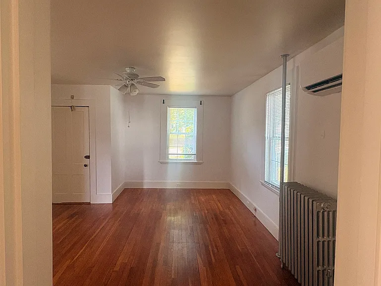 17 Oak St #1 — Photo 3
