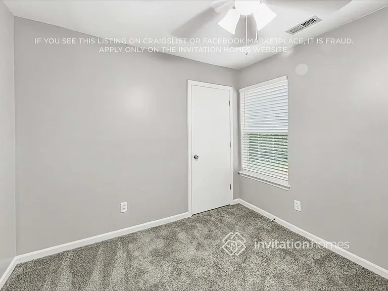 410 Queens Dr SW — Photo 16