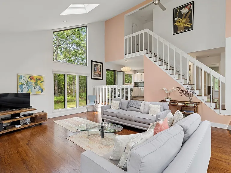 31 Montauk Ave — Photo 6