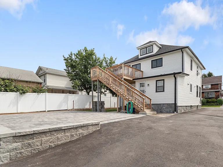 38 Smith St #1 — Photo 13