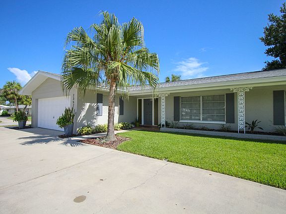 3rd image of 2357 Saint Charles Dr