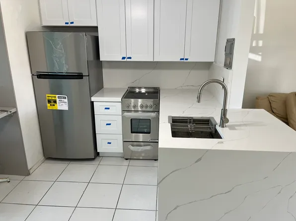 1172 Surf Rd, West Palm Beach, FL 33404