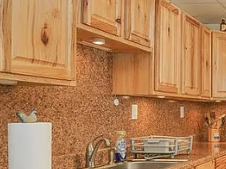 142 W Ridge St — Photo 3