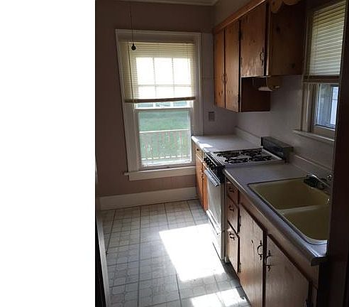5th image of 13 Southard Ave