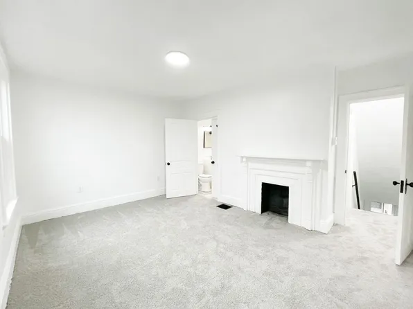 949 Freeland St, Pittsburgh, PA 15210