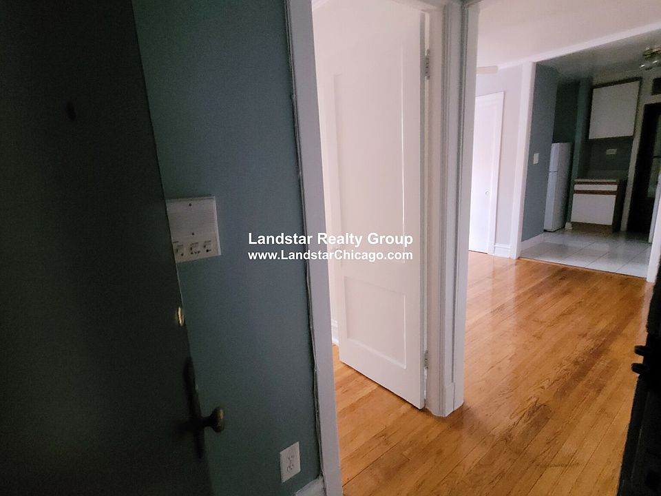 1st image of 2621 W Gunnison St #P2