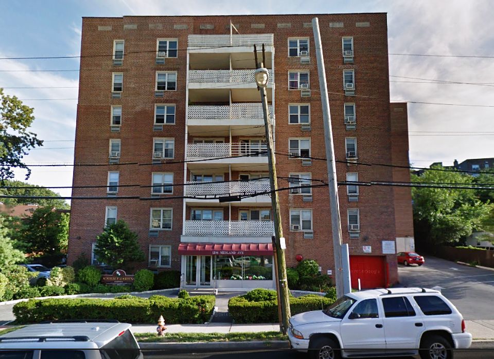 1st image of 1296 Midland Ave APT B3