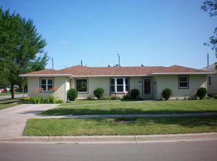 726 13th St NW, East Grand Forks, MN 56721