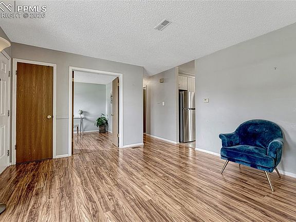 5th image of 4525 Melville Dr