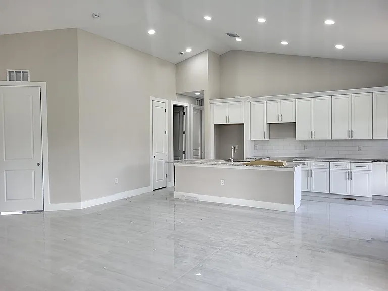 341 NW 7th Ave — Photo 7