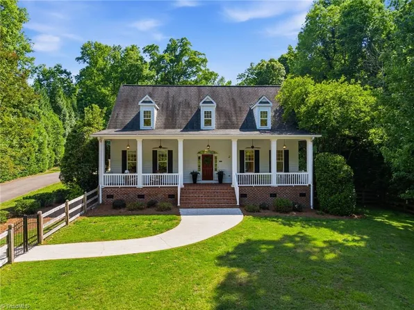 891 Somerset Dr, Winston Salem, NC 27103