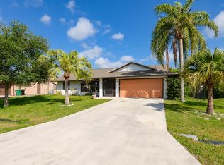 313 SE Wallace Ter, Port Saint Lucie, FL 34983