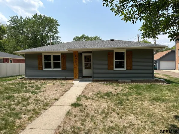 217 N 1st St, Seward, NE 68434
