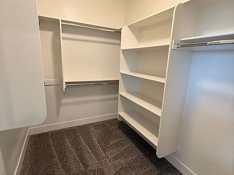 211 NE Alder Way #211NE — Photo 5
